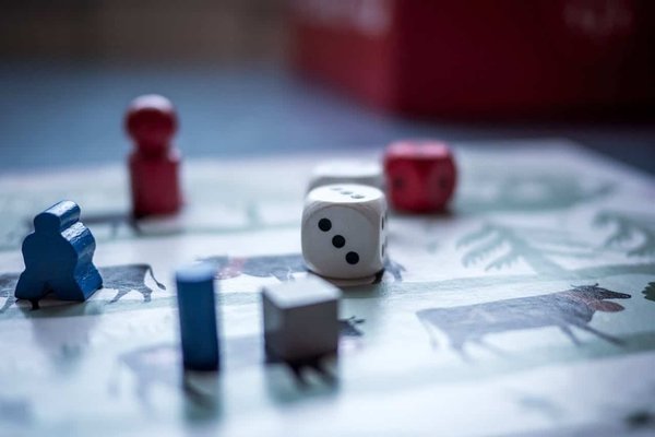 Quels jeux de société favorisent le développement stratégique et la prise de décision rapide?